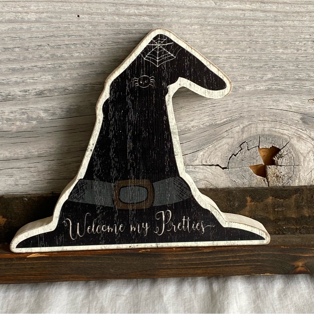 Halloween Decor Shelf Sitter "Welcome my Pretties"
